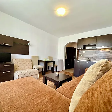 Апартаменты Menada Diamant *